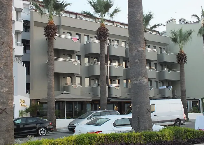 Candan Citybeach 酒店 马尔马里斯