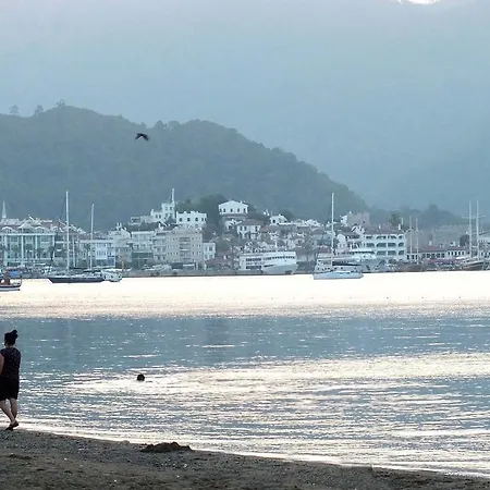 Candan Citybeach 3*
