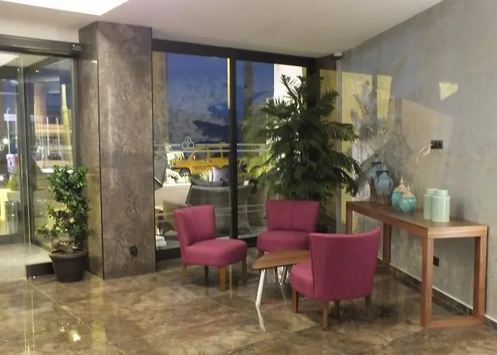 Szálloda Candan Citybeach 3*